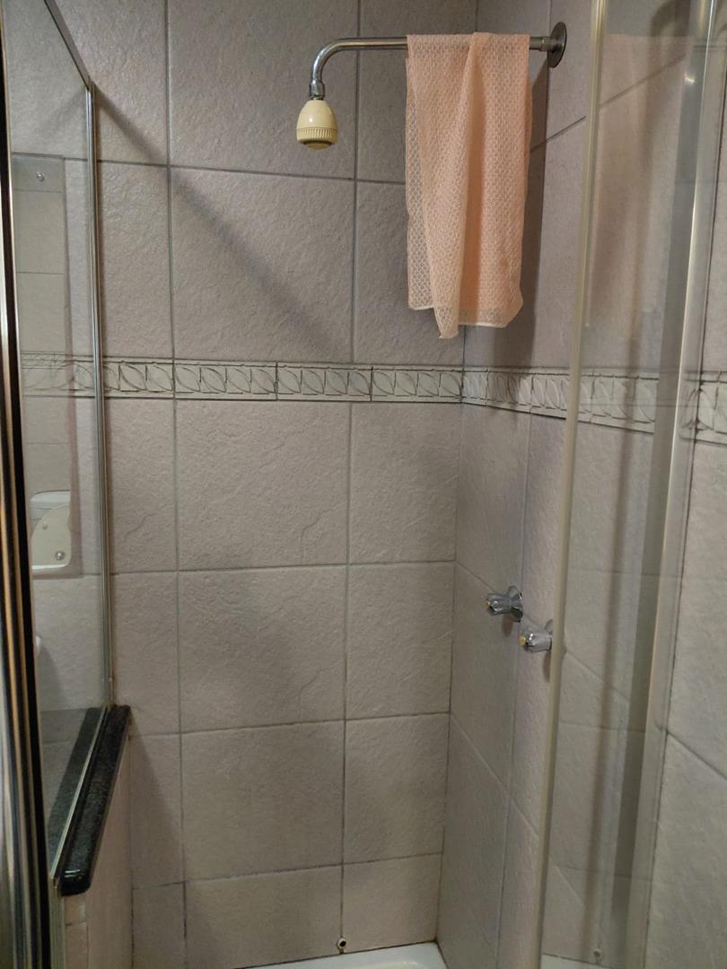 To Let 3 Bedroom Property for Rent in Loevenstein Western Cape